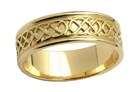 Spotlight On - Celtic Closed Knot Yellow Gold Wedding Band