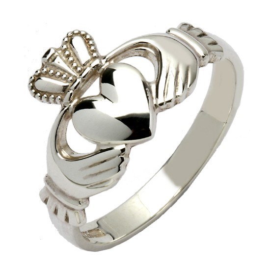 Gents Traditional White Gold Claddagh Ring