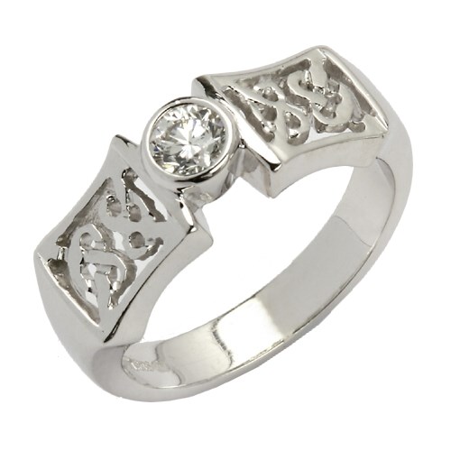 Celtic Solitaire Ring with Brilliant Cut Diamond