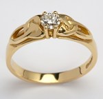 Trinity Knot Yellow Gold Solitaire Ring with Brilliant Cut Diamond