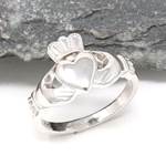 Ladies Traditional Silver Claddagh Ring