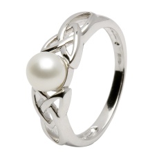 Celtic Trinity Knot Pearl Ring