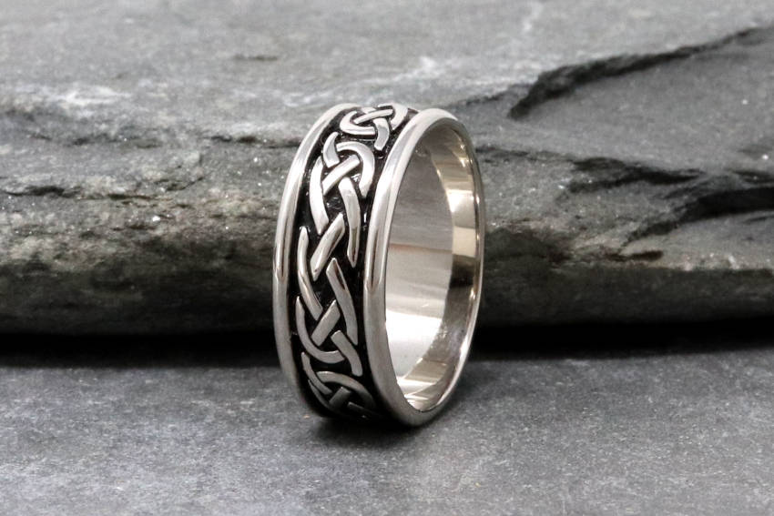 Celtic Knot Black Enamel Ring