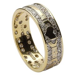 Claddagh Diamond Pavé Yellow Gold Claddagh Band