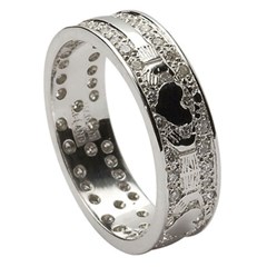 Claddagh Diamond Pavé White Gold Claddagh Band