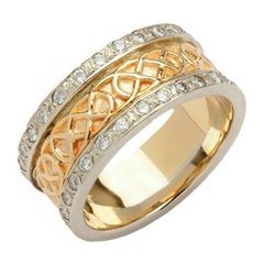Celtic Closed Knot Diamond Pavé Yellow Gold Band